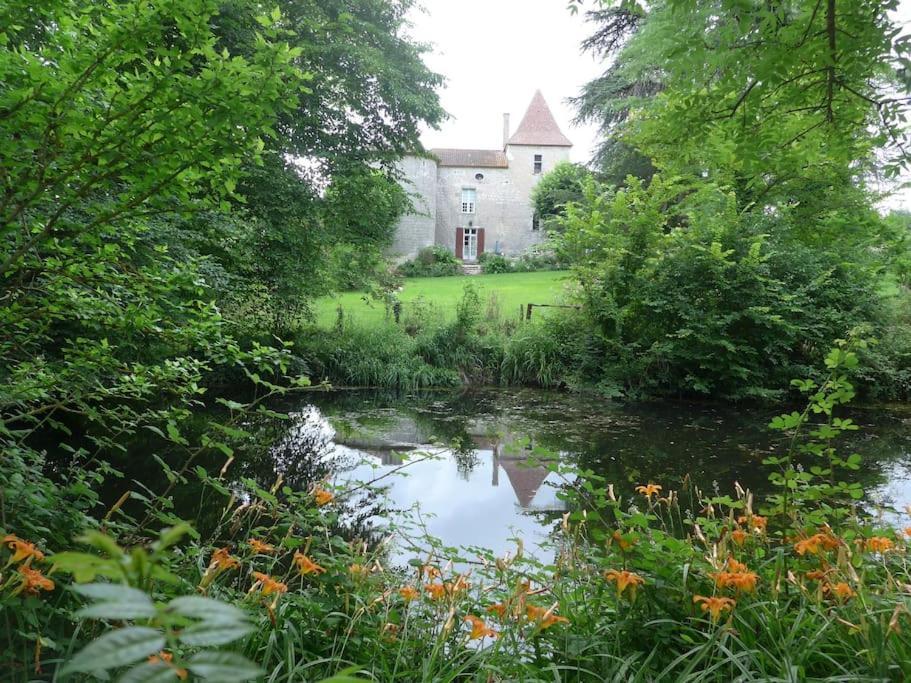 Chateau Barayre - Beautiful 12Th Century Castle With Pool And Large Garden Laussou Esterno foto