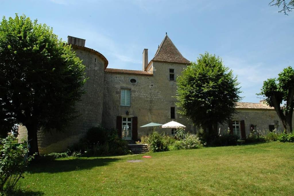Chateau Barayre - Beautiful 12Th Century Castle With Pool And Large Garden Laussou Esterno foto