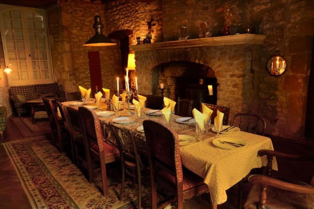 Chateau Barayre - Beautiful 12Th Century Castle With Pool And Large Garden Laussou Esterno foto