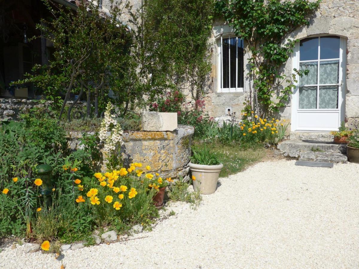 Chateau Barayre - Beautiful 12Th Century Castle With Pool And Large Garden Laussou Esterno foto