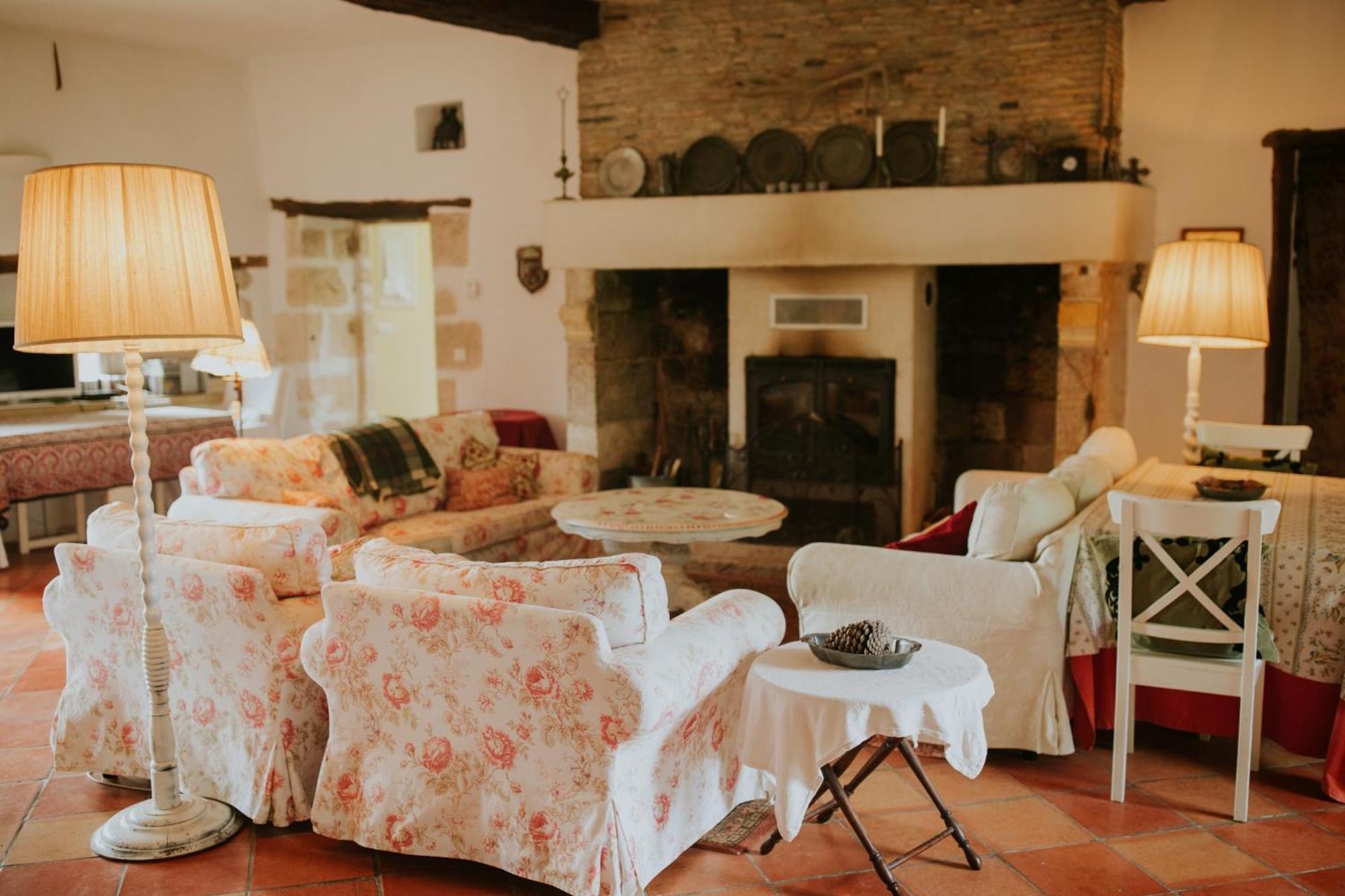Chateau Barayre - Beautiful 12Th Century Castle With Pool And Large Garden Laussou Esterno foto